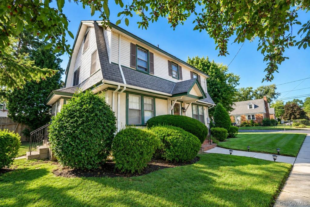 676 6th Avenue, New Hyde Park, NY 11040 — photo 3