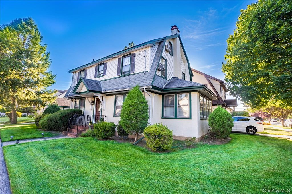 676 6th Avenue, New Hyde Park, NY 11040 — photo 4
