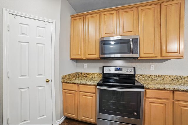 10609 Lansdowne Lane, Rowlett, TX 75089