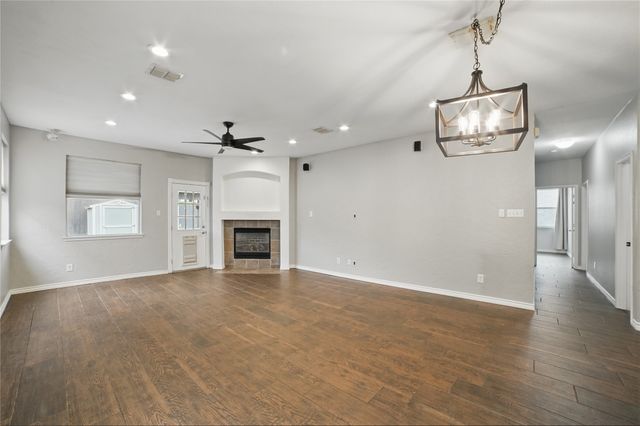 10609 Lansdowne Lane, Rowlett, TX 75089