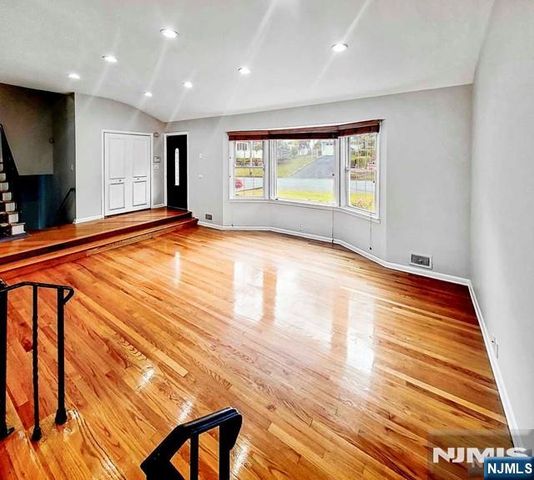 14 Cedar Street, Cresskill, NJ 07626