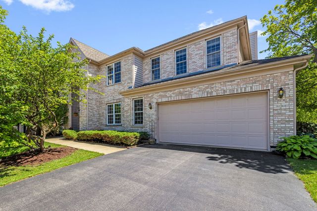 4 Sherwood Court, Lake In The Hills, IL 60156