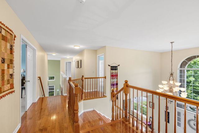 4 Sherwood Court, Lake In The Hills, IL 60156