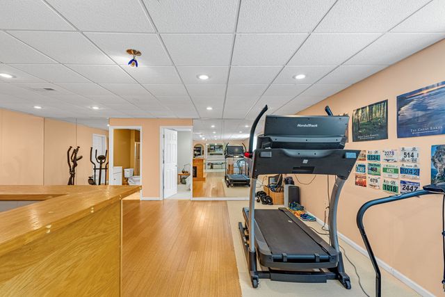 4 Sherwood Court, Lake In The Hills, IL 60156