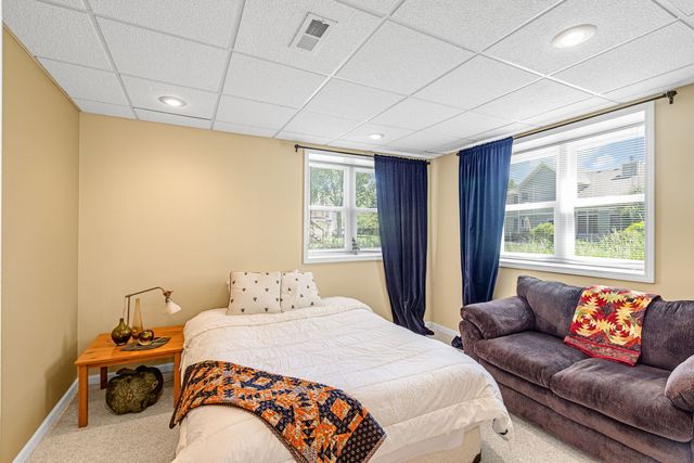 4 Sherwood Court, Lake In The Hills, IL 60156