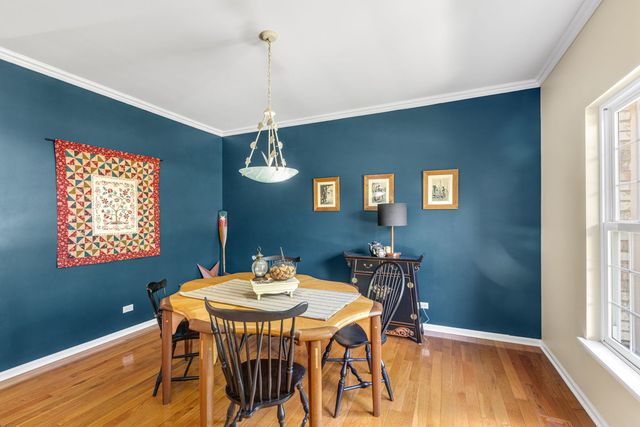 4 Sherwood Court, Lake In The Hills, IL 60156
