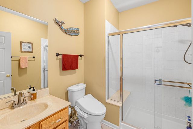 4 Sherwood Court, Lake In The Hills, IL 60156