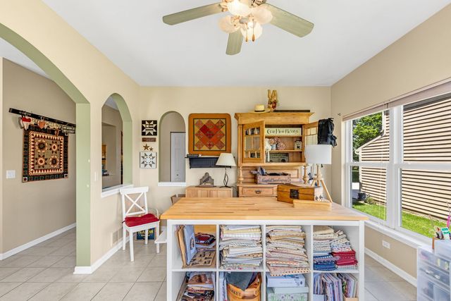 4 Sherwood Court, Lake In The Hills, IL 60156