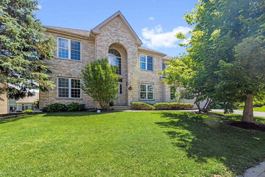 4 Sherwood Court, Lake In The Hills, IL 60156