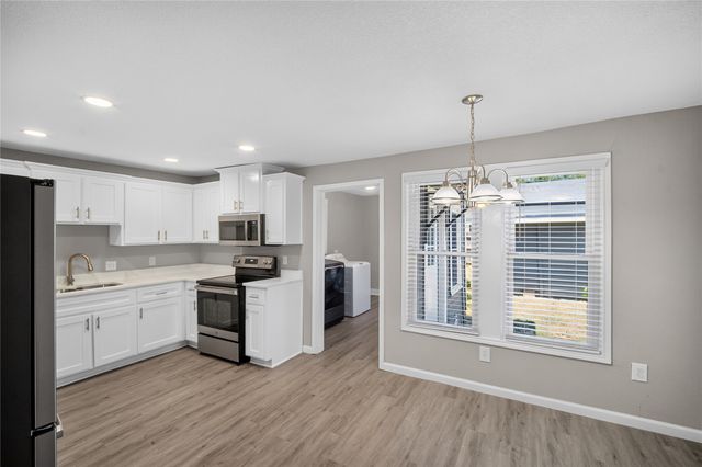 307 N Robinson Street, Cleburne, TX 76031