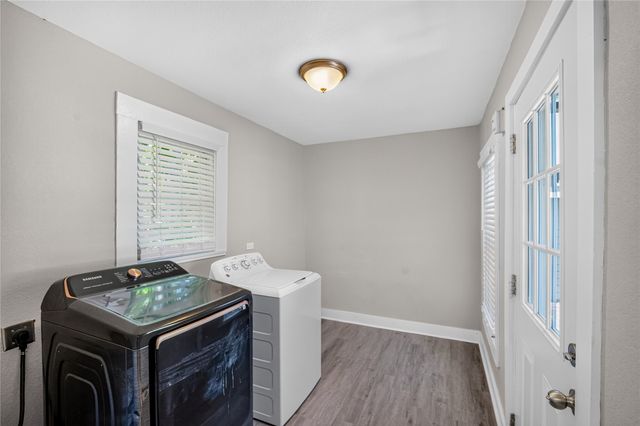 307 N Robinson Street, Cleburne, TX 76031