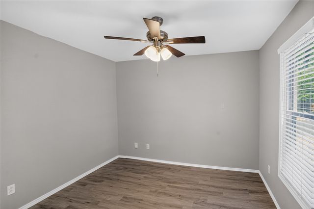 307 N Robinson Street, Cleburne, TX 76031