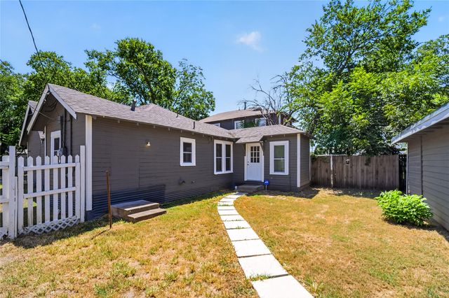 307 N Robinson Street, Cleburne, TX 76031