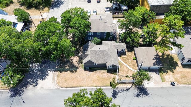 307 N Robinson Street, Cleburne, TX 76031