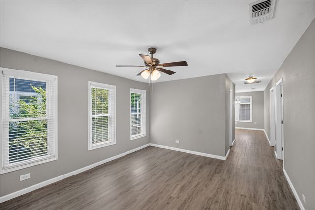 307 N Robinson Street, Cleburne, TX 76031