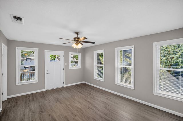 307 N Robinson Street, Cleburne, TX 76031