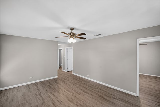 307 N Robinson Street, Cleburne, TX 76031