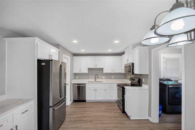 307 N Robinson Street, Cleburne, TX 76031