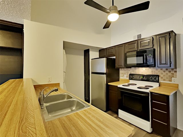13215 Emily Road 2202, Dallas, TX 75240