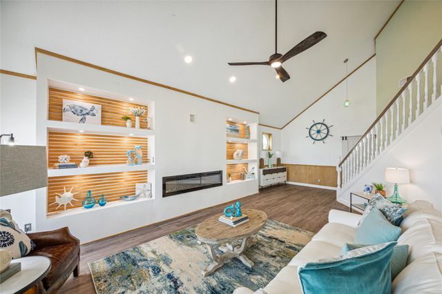 1322 Outrigger, Tiki Island, TX 77554