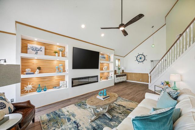 1322 Outrigger, Tiki Island, TX 77554