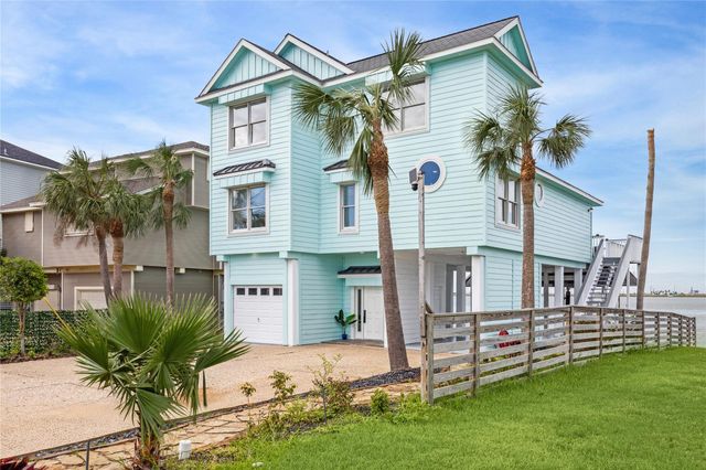 1322 Outrigger, Tiki Island, TX 77554