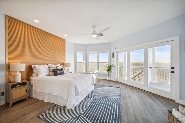 1322 Outrigger, Tiki Island, TX 77554