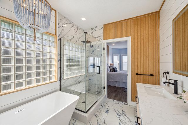 1322 Outrigger, Tiki Island, TX 77554