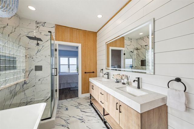 1322 Outrigger, Tiki Island, TX 77554