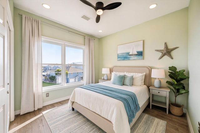 1322 Outrigger, Tiki Island, TX 77554