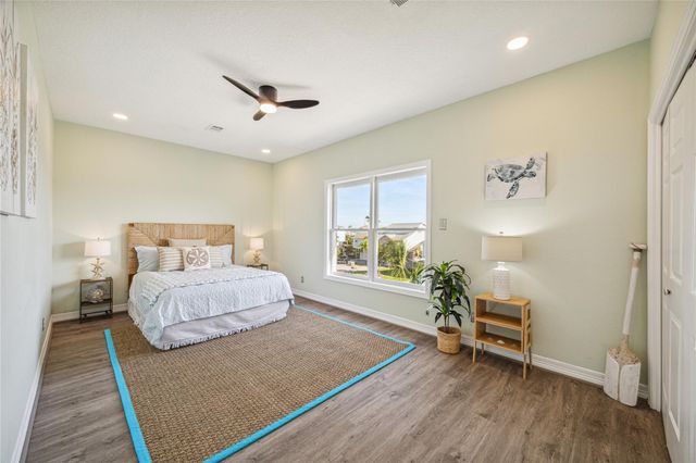 1322 Outrigger, Tiki Island, TX 77554