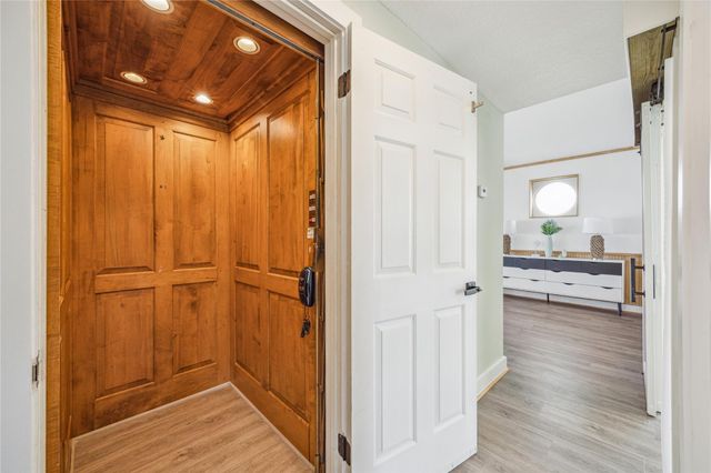 1322 Outrigger, Tiki Island, TX 77554