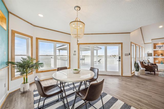 1322 Outrigger, Tiki Island, TX 77554