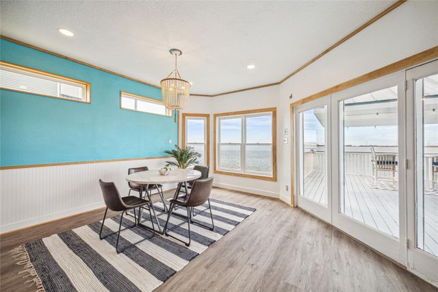 1322 Outrigger, Tiki Island, TX 77554