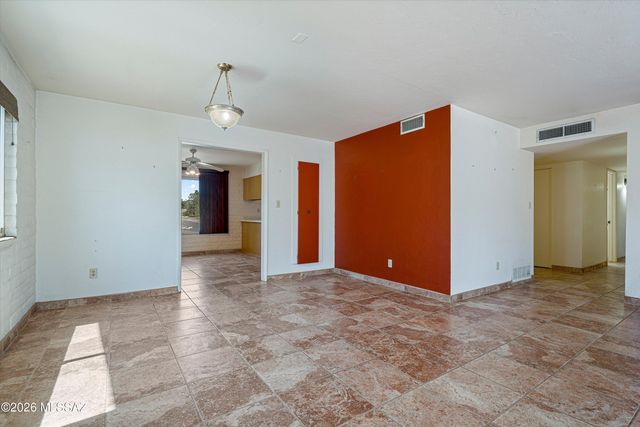 9327 E Hermosa Hills Drive, Tucson, AZ 85710