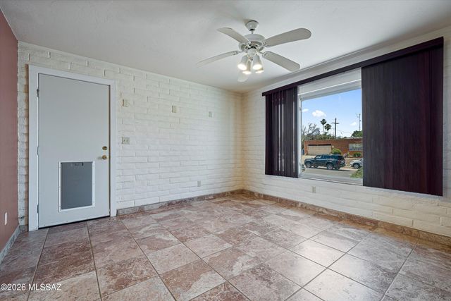 9327 E Hermosa Hills Drive, Tucson, AZ 85710