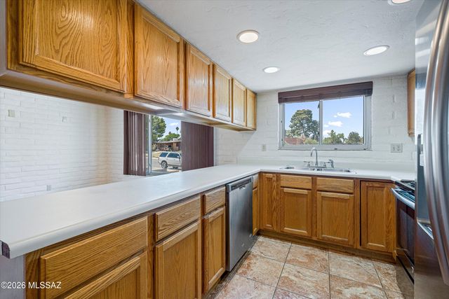 9327 E Hermosa Hills Drive, Tucson, AZ 85710