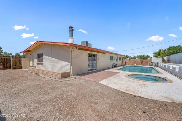 9327 E Hermosa Hills Drive, Tucson, AZ 85710