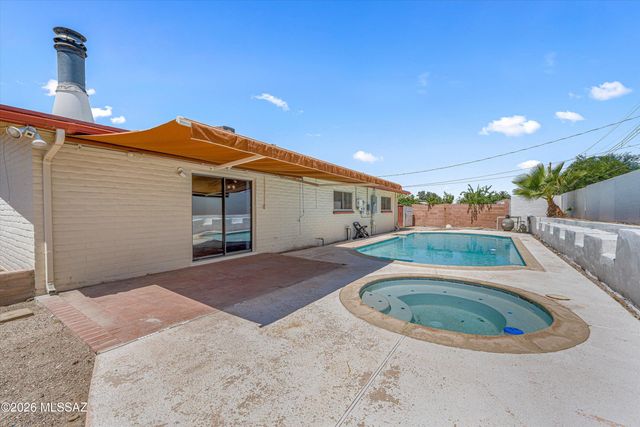9327 E Hermosa Hills Drive, Tucson, AZ 85710