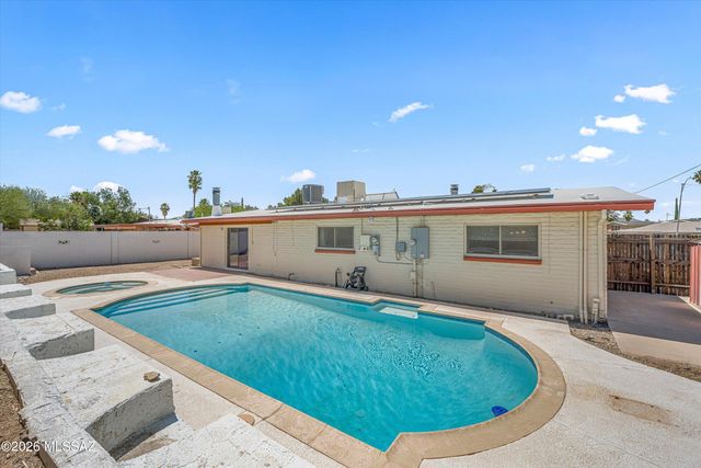 9327 E Hermosa Hills Drive, Tucson, AZ 85710