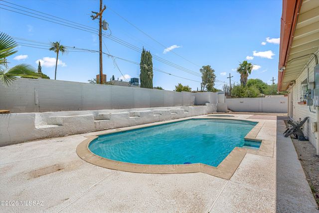 9327 E Hermosa Hills Drive, Tucson, AZ 85710
