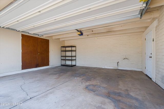 9327 E Hermosa Hills Drive, Tucson, AZ 85710