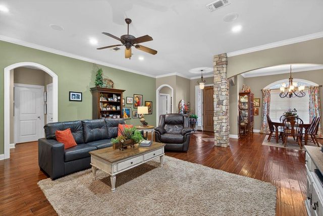 225 Scottsville Crossing Loop, Marshall, TX 75672