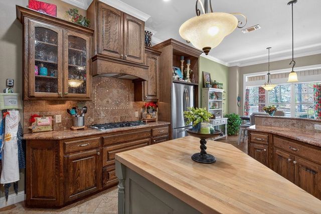 225 Scottsville Crossing Loop, Marshall, TX 75672