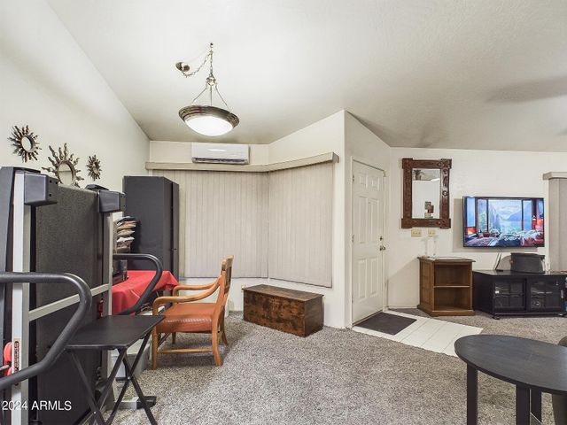 5613 S 42ND Street, Phoenix, AZ 85040