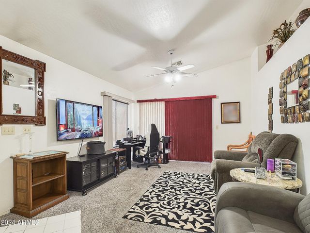 5613 S 42ND Street, Phoenix, AZ 85040