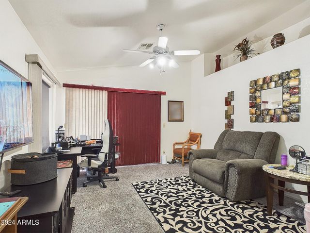 5613 S 42ND Street, Phoenix, AZ 85040