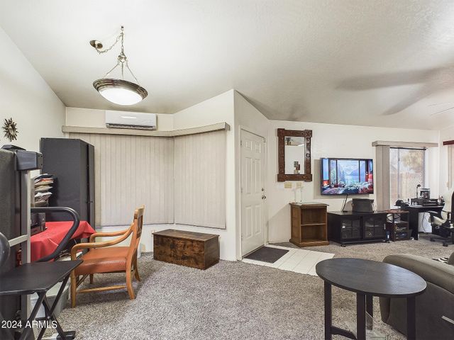 5613 S 42ND Street, Phoenix, AZ 85040