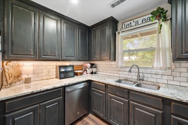 1437 Ficklin Avenue, Corsicana, TX 75110