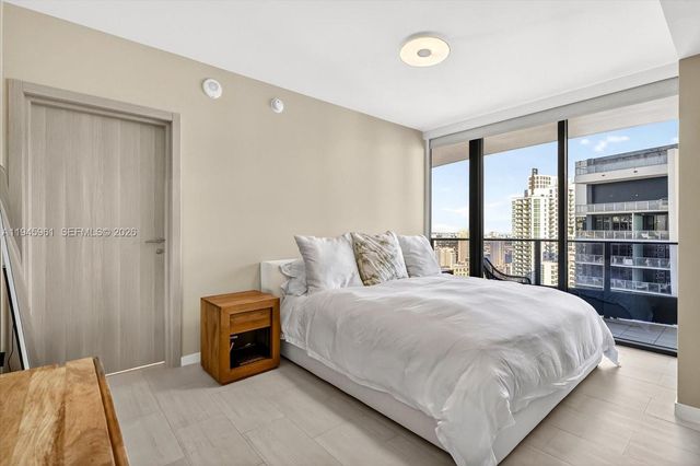 1000 Brickell Plaza 4809, Miami, FL 33131